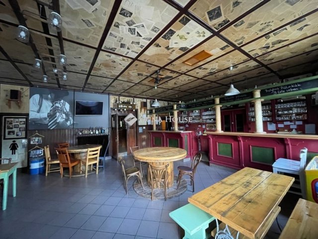 Eladó üzlethelyiség, Pilisszentivánon 140 M Ft