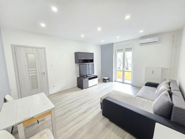 Eladó téglalakás, Dunaújvárosban, Esze Tamás utcában 42.9 M Ft