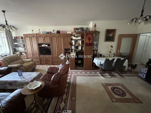 Eladó téglalakás, Nyíregyházán 59.9 M Ft, 3 szobás