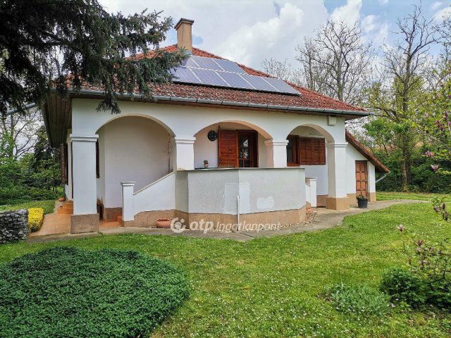 Eladó nyaraló, Békéscsabán 89.9 M Ft, 4 szobás