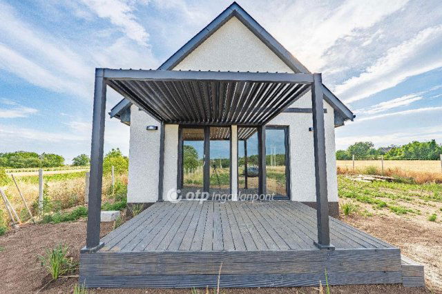 Eladó nyaraló, Sukorón 64.9 M Ft, 1+1 szobás