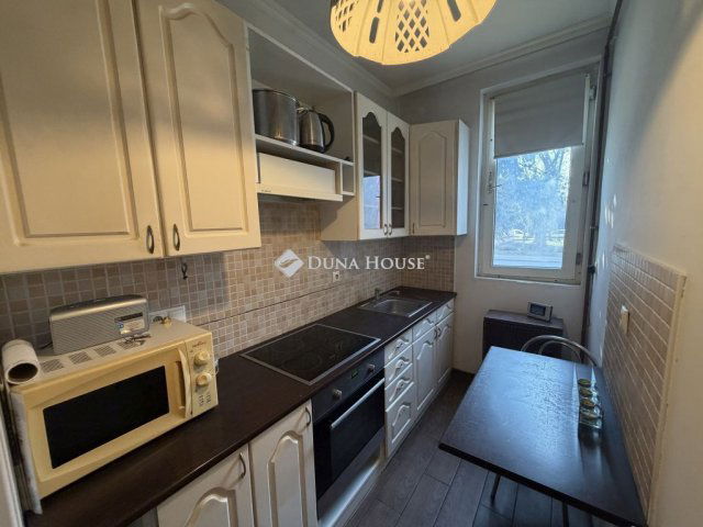 Eladó téglalakás, Győrött 41.699 M Ft, 2 szobás