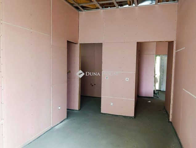 Eladó családi ház, Deszken 124.9 M Ft, 4 szobás