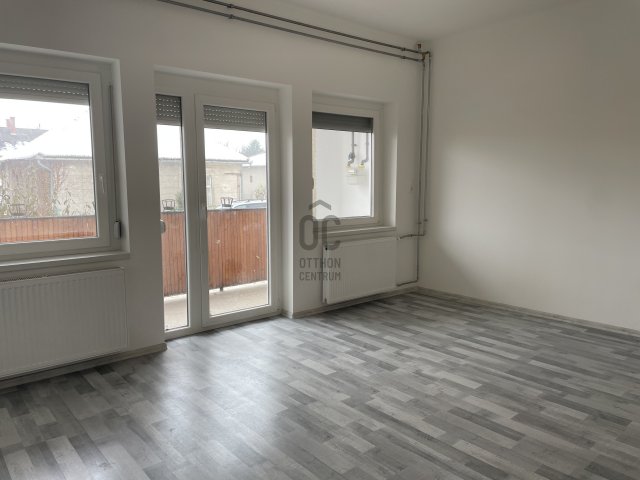 Eladó téglalakás, Abonyban 47 M Ft, 3 szobás