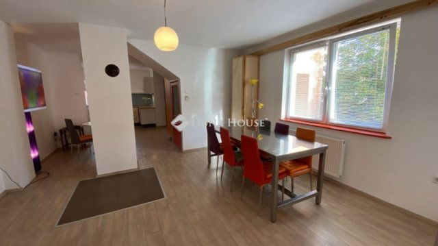 Eladó családi ház, Egerben 85.9 M Ft, 5+1 szobás