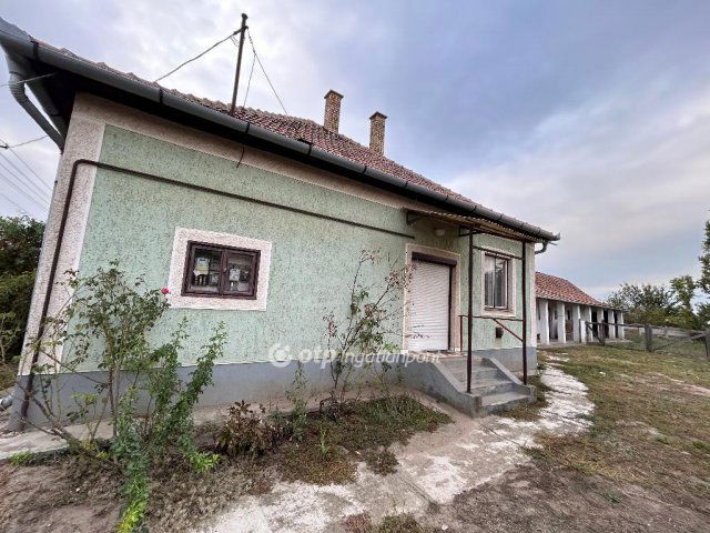 Eladó családi ház, Konyáron 18 M Ft, 2 szobás