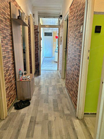 Eladó panellakás, Békésen 20 M Ft, 2+1 szobás