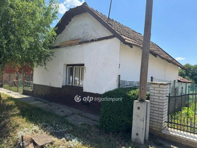 Eladó családi ház, Tiszafüreden 27 M Ft, 2 szobás
