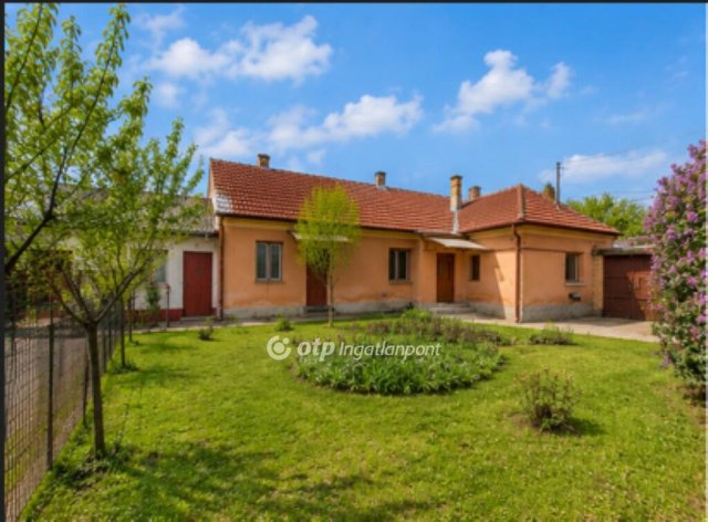 Eladó családi ház, Abonyban 44 M Ft, 3 szobás