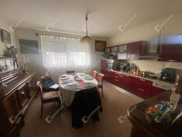 Eladó családi ház, Mosonmagyaróváron 89.9 M Ft, 4 szobás