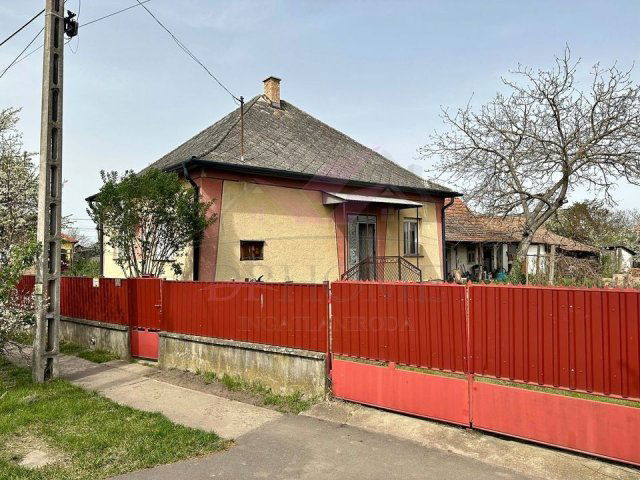 Eladó családi ház, Földesen 23.99 M Ft, 3 szobás