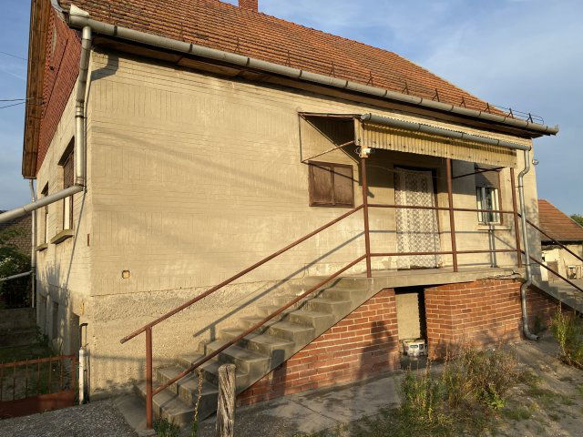 Eladó családi ház, Izsákon 37.5 M Ft, 3 szobás