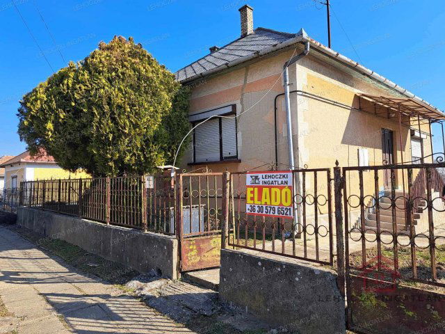 Eladó családi ház, Balsán 9.7 M Ft, 3 szobás