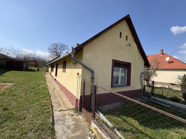 Eladó családi ház, Buzsákon 17.8 M Ft, 3 szobás