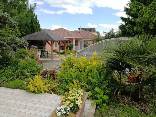 Eladó családi ház, Vonyarcvashegyen 99 M Ft, 4 szobás