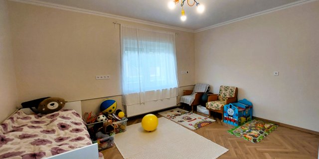 Eladó családi ház, Békésen 41 M Ft, 3 szobás