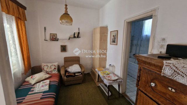 Eladó családi ház, Zsámbokon 38 M Ft, 5 szobás