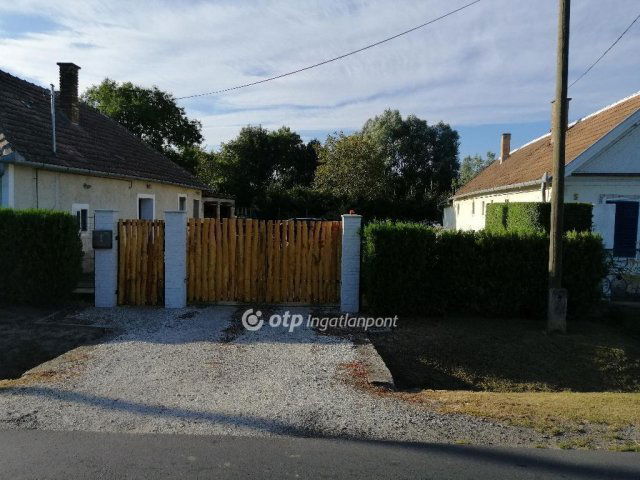 Eladó családi ház, Zalabéren 23.9 M Ft, 2 szobás