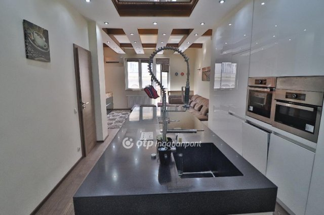 Eladó téglalakás, Budapesten, V. kerületben 165 M Ft, 3 szobás