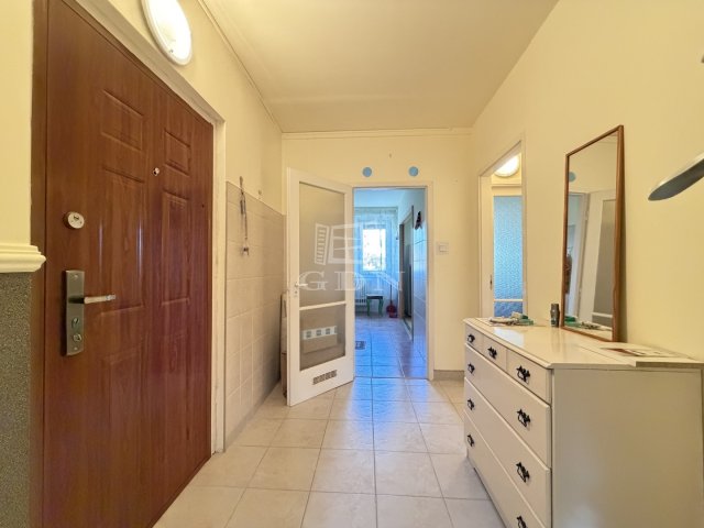 Kiadó panellakás, albérlet, Székesfehérvárott 155 E Ft / hó