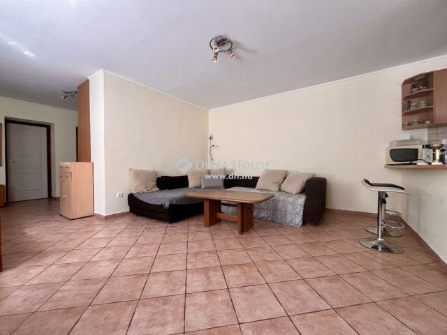 Eladó családi ház, Szűrön 32 M Ft, 4 szobás