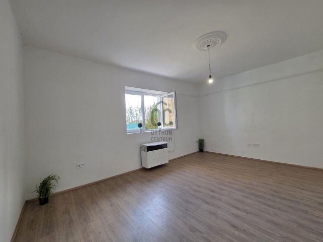 Eladó családi ház, Rózsaszentmártonon 19.9 M Ft, 1 szobás