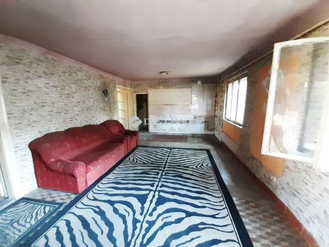Eladó családi ház, Cegléden 36.9 M Ft, 3 szobás