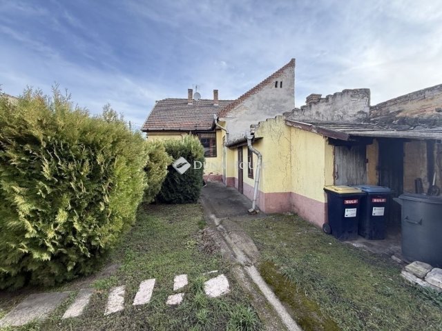 Eladó családi ház, Budapesten, XX. kerületben 64.9 M Ft