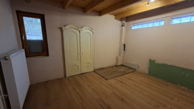 Eladó családi ház, Orosházán 11.5 M Ft, 2+1 szobás