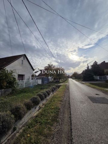 Eladó családi ház, Zsámbokon 34.9 M Ft, 1 szobás