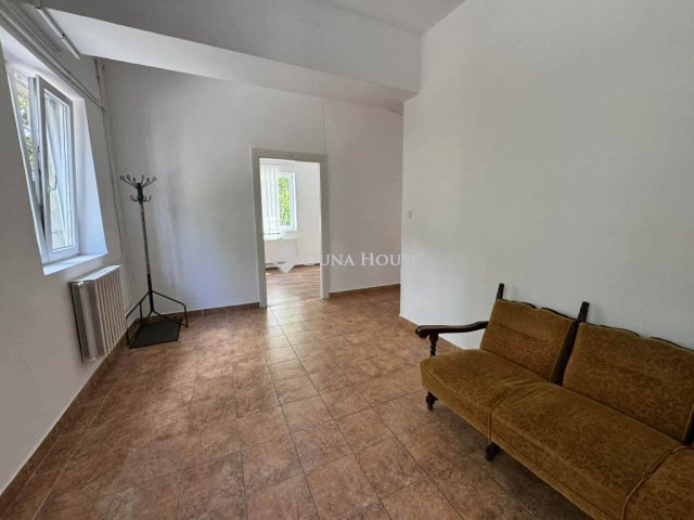 Eladó téglalakás, Balatonfűzfőn 155 M Ft, 17 szobás