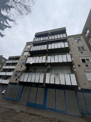 Eladó panellakás, Lentiben 28.9 M Ft, 3 szobás
