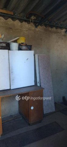 Eladó családi ház, Tápióbicskén 9 M Ft, 2 szobás