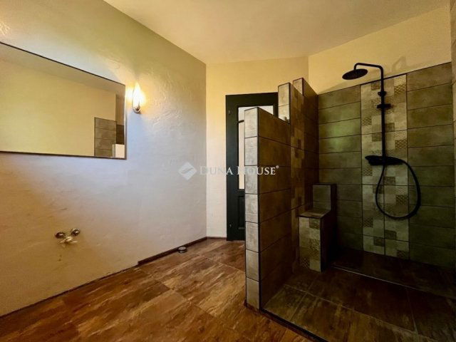 Eladó családi ház, Bólyban 109.5 M Ft, 5 szobás