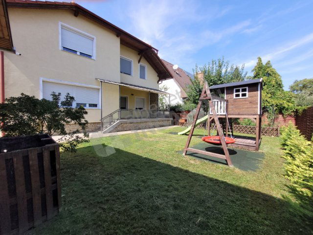 Kiadó családi ház, albérlet, XVII. kerületben, 540. utcában