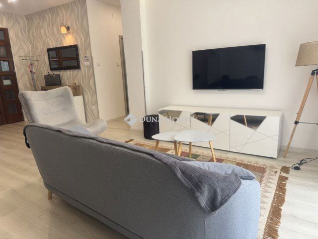 Kiadó téglalakás, albérlet, Debrecenben 450 E Ft / hó, 3 szobás