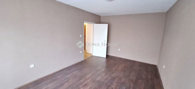 Kiadó panellakás, albérlet, Pécsett, Maléter Pál úton