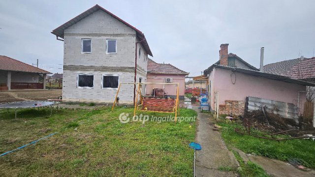 Eladó családi ház, Farmoson 38.9 M Ft, 4 szobás