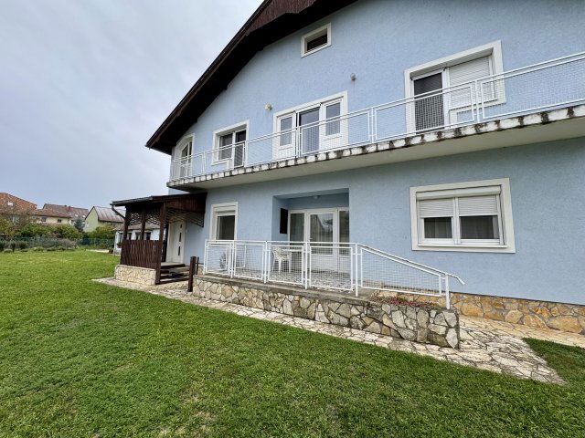 Eladó családi ház, Keszthelyen 170 M Ft, 6 szobás