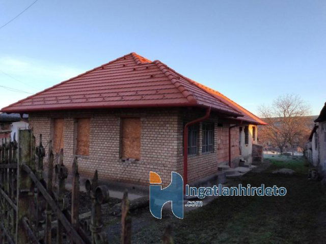 Eladó családi ház, Rózsaszentmártonon 13.8 M Ft, 4+1 szobás