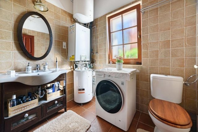 Eladó családi ház, Pilisszentkereszten 168 M Ft, 4 szobás