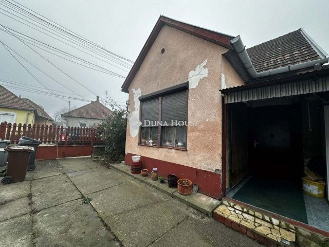 Eladó családi ház, Simontornyán 16.9 M Ft, 2 szobás