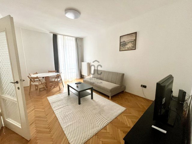 Kiadó téglalakás, albérlet, Budapesten, V. kerületben, 2 szobás