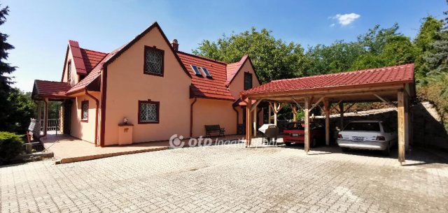 Eladó családi ház, Badacsonytomajon 199.99 M Ft, 5 szobás