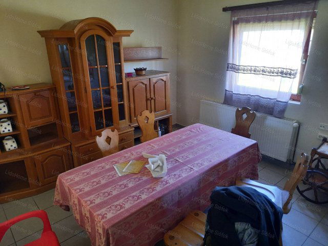 Eladó családi ház, Zamárdiban 165 M Ft, 5 szobás