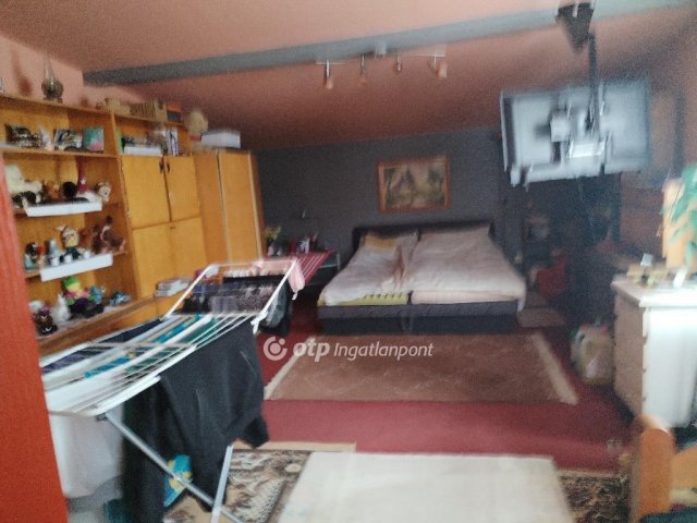 Eladó családi ház, Martonvásáron 75 M Ft, 3 szobás