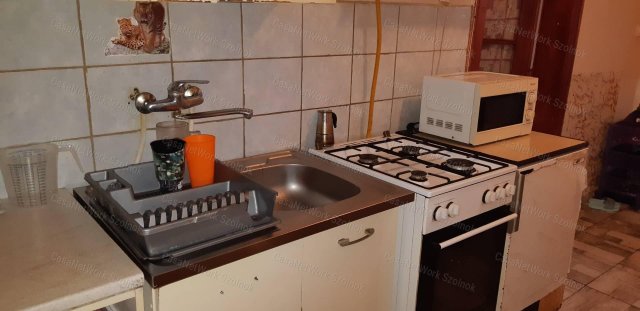 Eladó családi ház, Tiszaföldváron 9.9 M Ft, 2 szobás