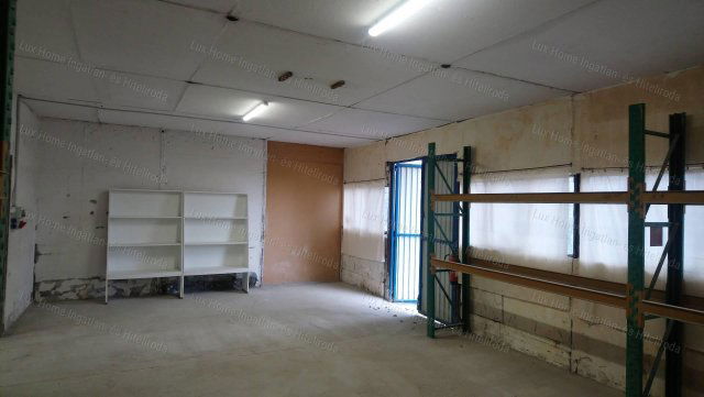 Kiadó ipari ingatlan, Komáromban 170 E Ft / hó, 1 szobás