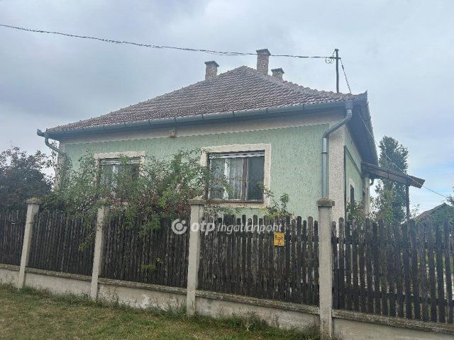 Eladó családi ház, Konyáron 19 M Ft, 2 szobás