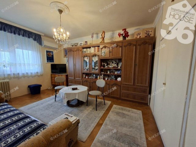 Eladó téglalakás, Kiskunfélegyházán 39 M Ft, 2 szobás